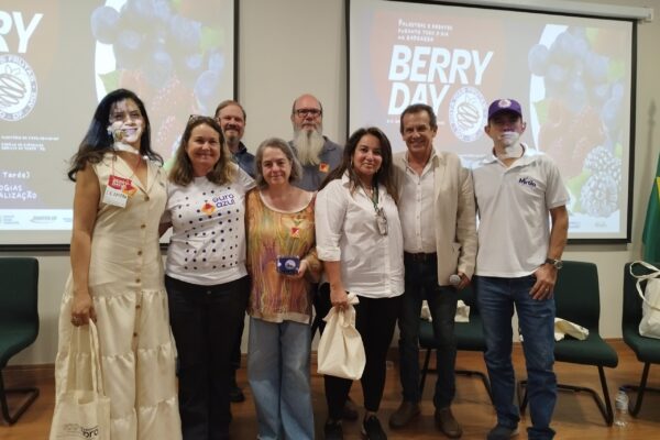 BERRY D 6