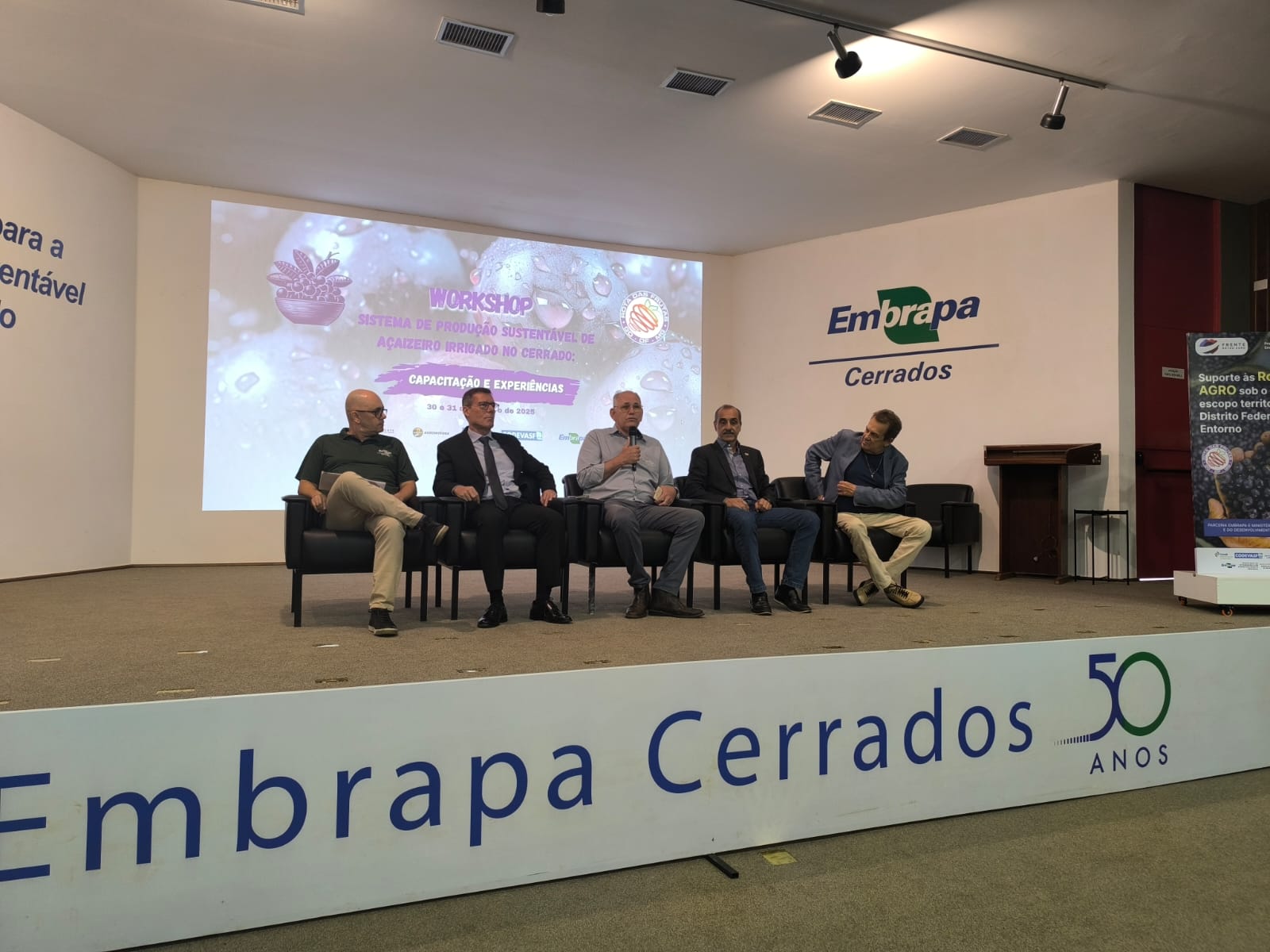 Workshop – Sistema de Produção Sustentável de Açaizeiro Irrigado no cerrado: Capacitação e Experiências. 30 e 31 de outubro